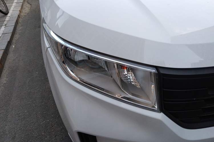 Used Wuling Hongguang PLUS 2019 1.5T Manual Comfort Version 7 Seats
