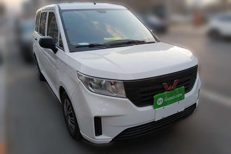 Used Wuling Hongguang PLUS 2019 1.5T Manual Comfort Version 7 Seats
