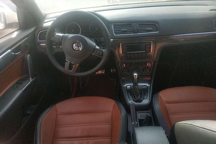 Used Volkswagen Lavida 2014 1.4TSI DSG Sport Edition
