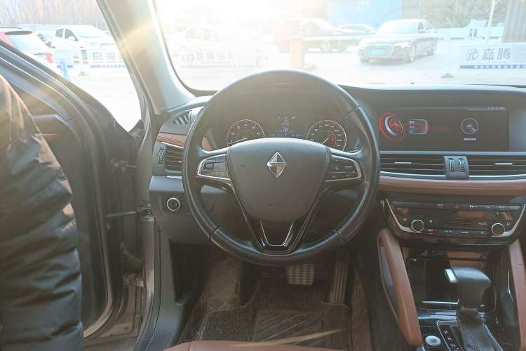 Used BORGWARD BX7 2016 28T Two-Wheel Drive Luxury Version 5 Seats
