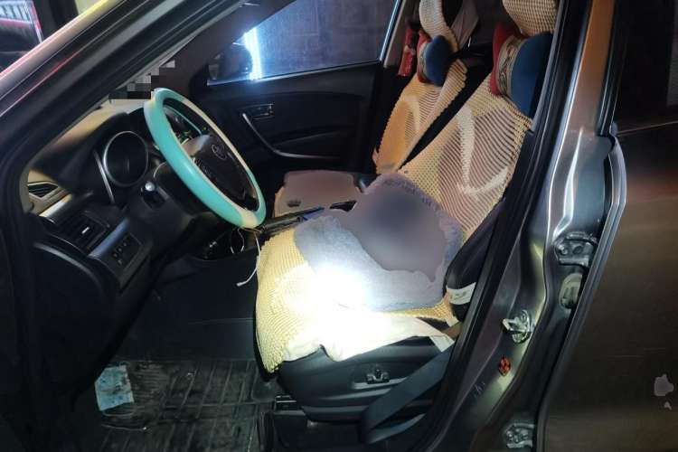 Used Bestune X80 2015 2.0L automatic luxury version
