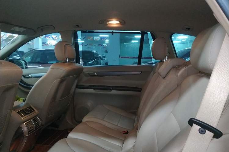 Used Mercedes-Benz R-Class 2011 R 300 L Business Model
