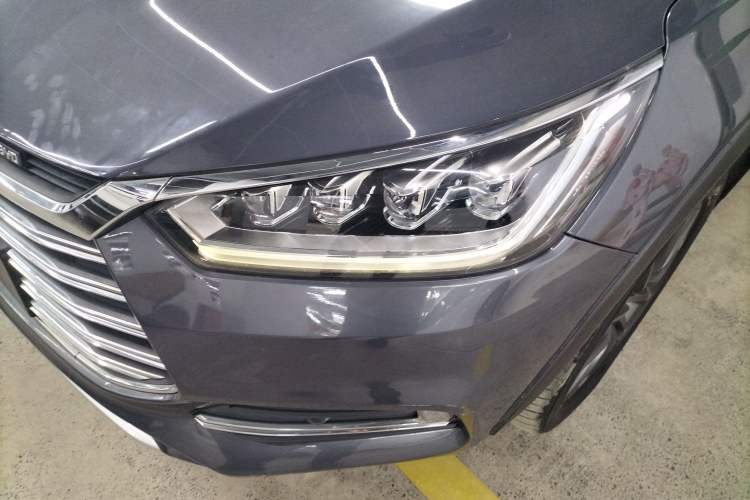 Used BYD Song New Energy 2019 Song DM 1.5TID Smart Connect Premium Model
