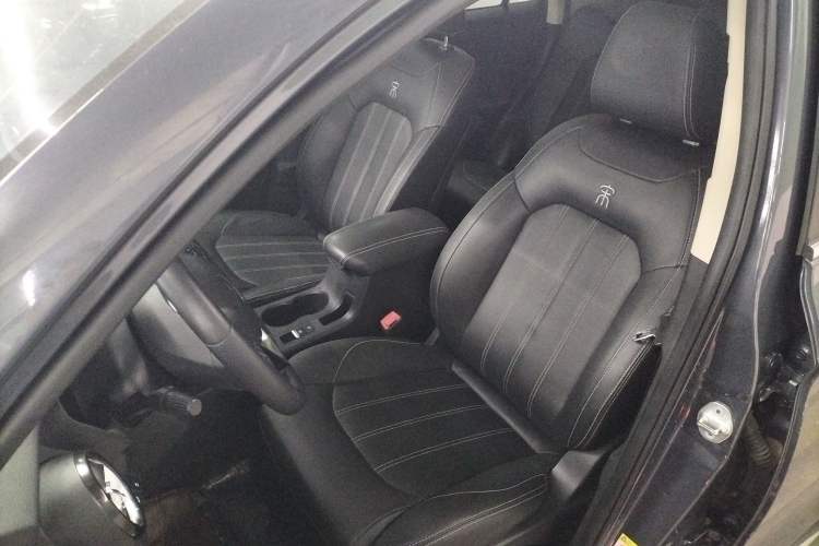 Used BYD Song New Energy 2019 Song DM 1.5TID Smart Connect Premium Model
