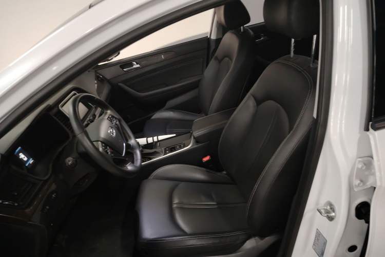 Used Hyundai Sonata Plug-in Hybrid 2018 2.0 PHS Smart Connect Version China VI Standard