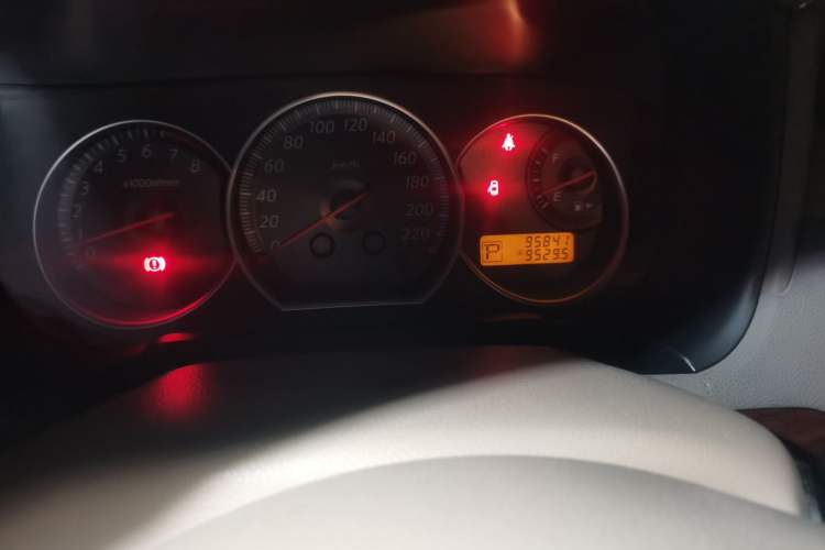 Used Nissan Sylphy 2008 1.6XE Comfort Edition Odometer Close Up