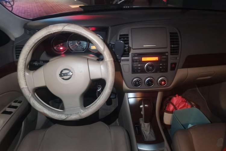 Used Nissan Sylphy 2008 1.6XE Comfort Edition Center Console