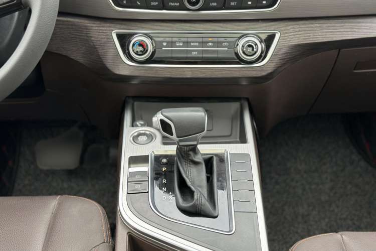 Used FORTHING Joyear X5 2017 Jingxiang Series 1.5T CVT Luxury Model
