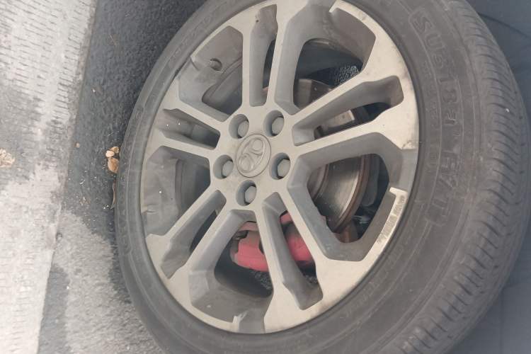 Used BAIC Senova X35 2016 1.5L Manual Luxury Edition Right Front Wheel Hub