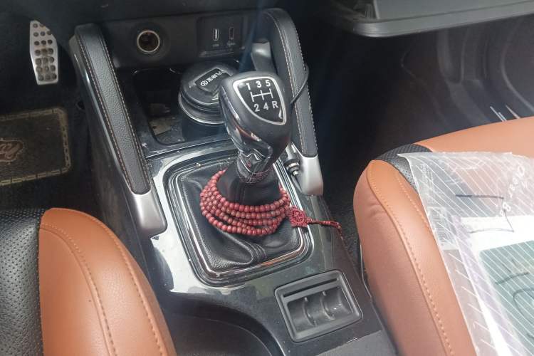 Used BAIC Senova X35 2016 1.5L Manual Luxury Edition Gear Lever