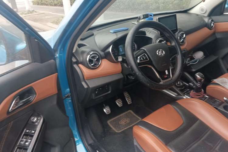 Used BAIC Senova X35 2016 1.5L Manual Luxury Edition Driver Seat