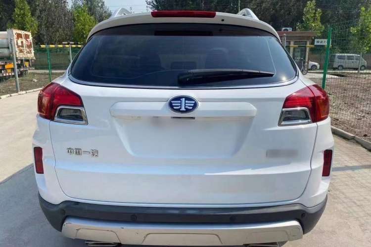 Used Bestune X80 2015 2.0L automatic comfort version
