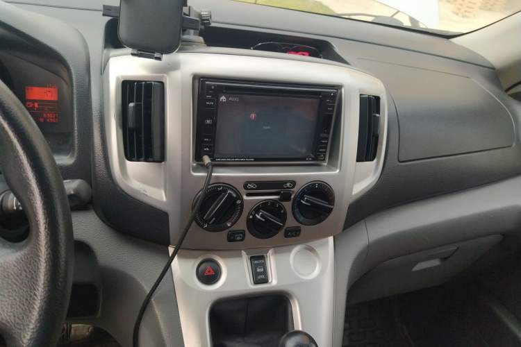 Used Nissan NV200 2011 1.6L 232 Seats Zunya Trim
