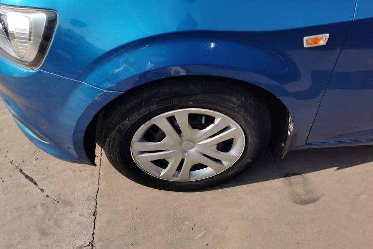 Used Chevrolet Aveo Sonic 2014 Sedan 1.4SL MT Comfort Edition
