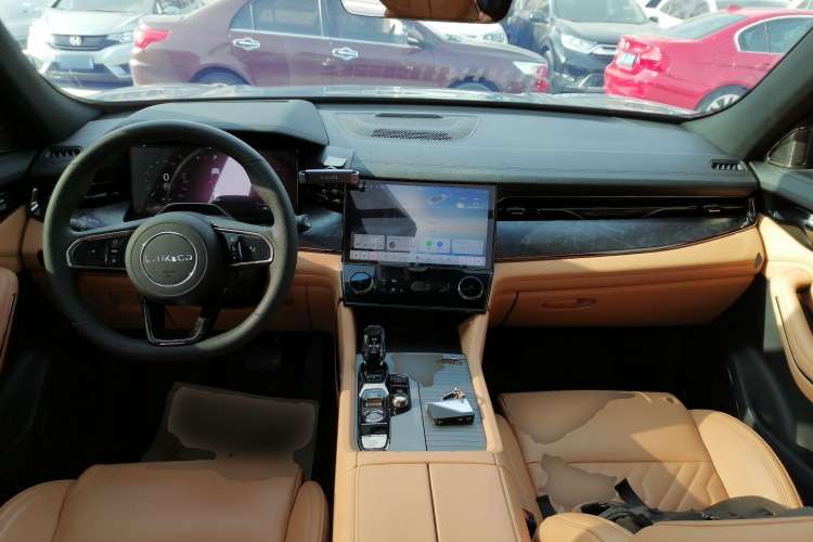 Used Lynk & Co 09 2021 2.0T Halo Six-Seater