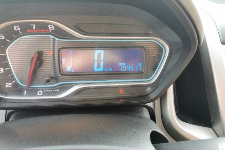 Used Chevrolet Aveo Sonic 2014 Sedan 1.4SL MT Comfort Edition
