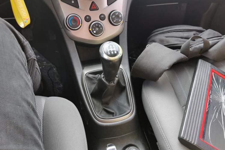 Used Chevrolet Aveo Sonic 2014 Sedan 1.4SL MT Comfort Edition
