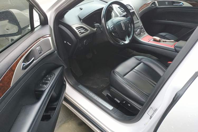 Used Lincoln MKZ 2018 2.0T Premium Edition
