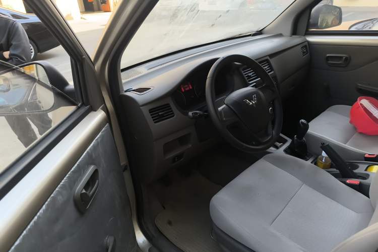 Used Wuling Rongguang V 2019 1.5L Window-Sealed Utility Model China VI LAR
