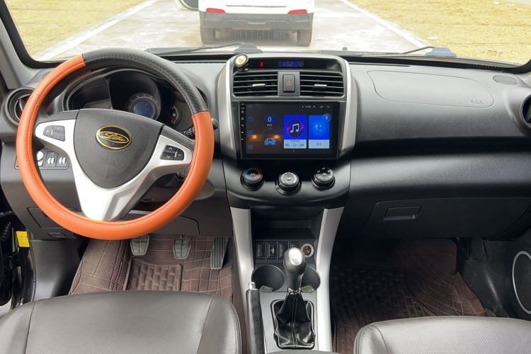 Used Lifan Auto X60 2012 Discovery Edition 1.8L Manual Luxury Model
