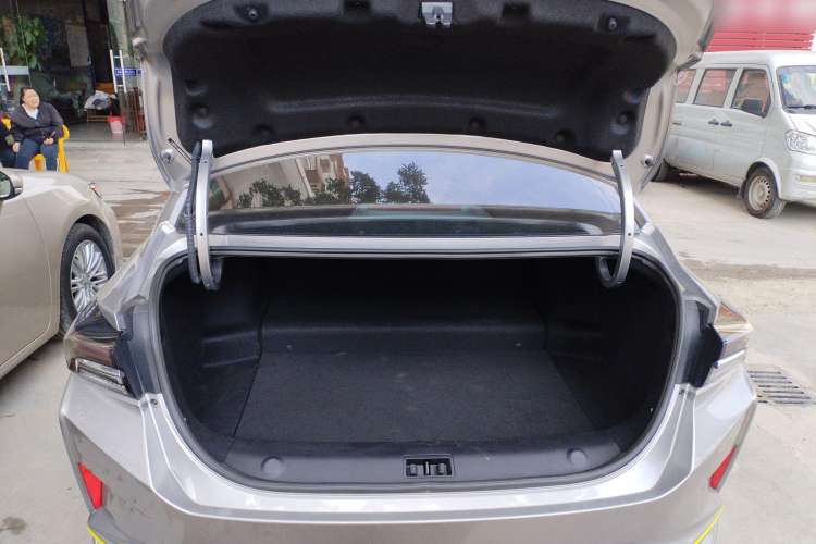 Used Dongfeng Aeolus Yixuan MAX 2021 Super-Efficient Dad Hybrid Edition
