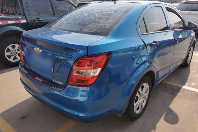 Used Chevrolet Aveo Sonic 2014 Sedan 1.4SL MT Comfort Edition
