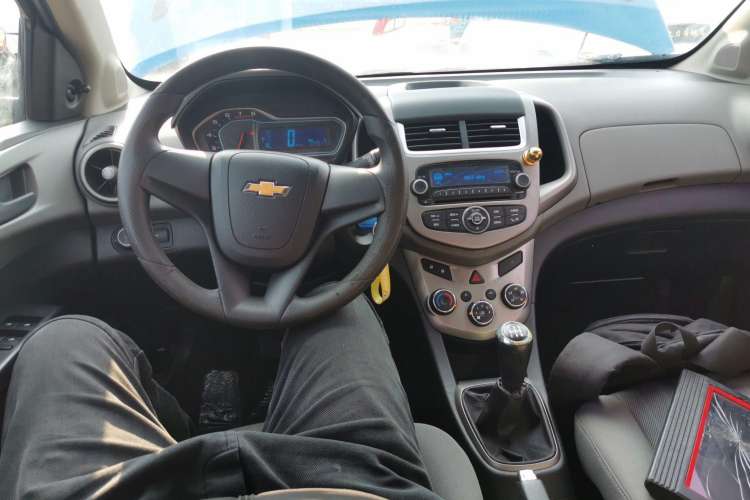 Used Chevrolet Aveo Sonic 2014 Sedan 1.4SL MT Comfort Edition
