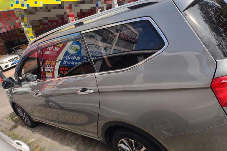 Used Baojun 730 2017 1.5T DCT Flagship Model 7 Seats China V Emission Standard
