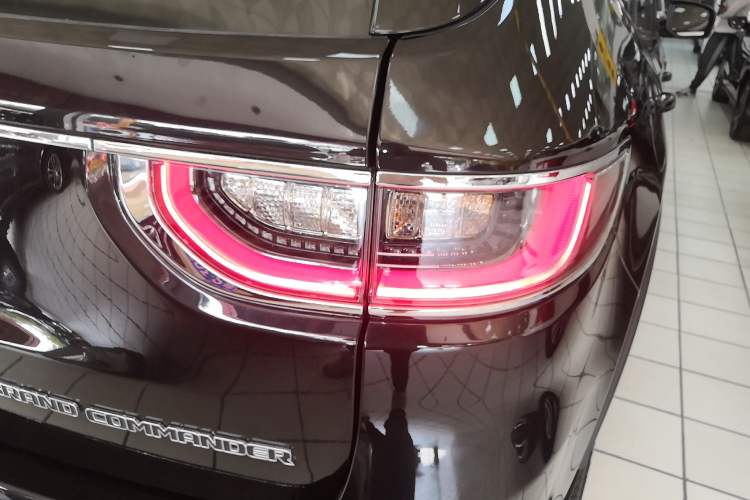 Used Jeep Grand Commander 2018 2.0T Four-Wheel Drive Enjoyment Edition China VI
