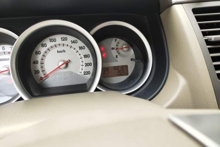 Used Nissan Tiida Sedan 2008 1.6L Automatic Fashion Edition