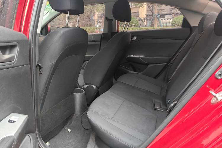 Used Hyundai Verna (new generation) 2016 1.4L Manual Cool Edition GLS Interior 3