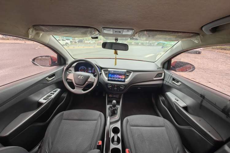 Used Hyundai Verna (new generation) 2016 1.4L Manual Cool Edition GLS Interior 1