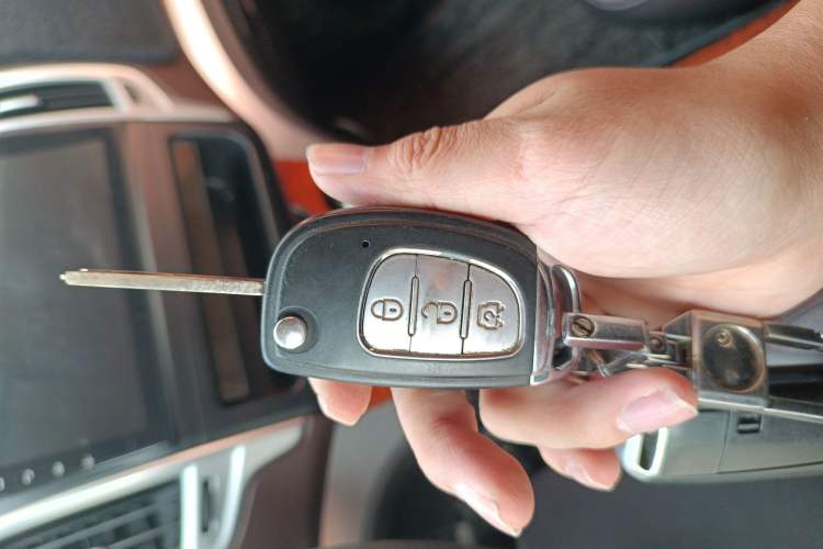 Used HYOSOW H3 2017 1.5L Manual Comfort Sunroof Version