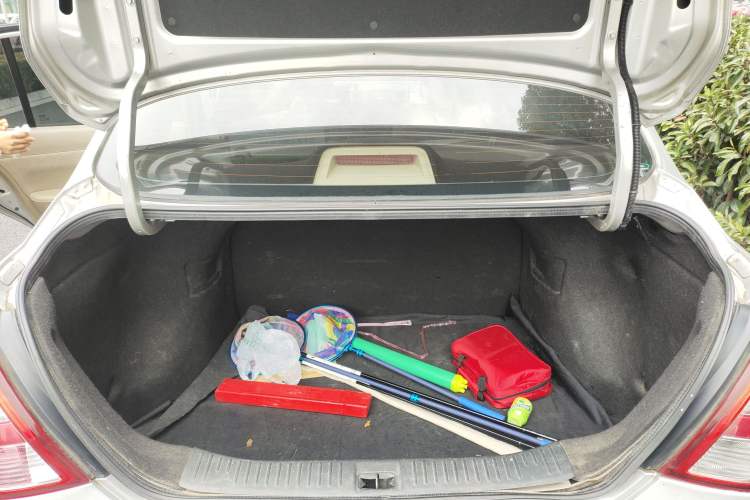 Used Nissan Tiida Sedan 2008 1.6L Automatic Fashion Edition