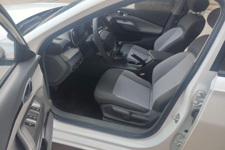 Used Baojun RC-5 2020 1.5L Manual Zhiyao Elite Edition
