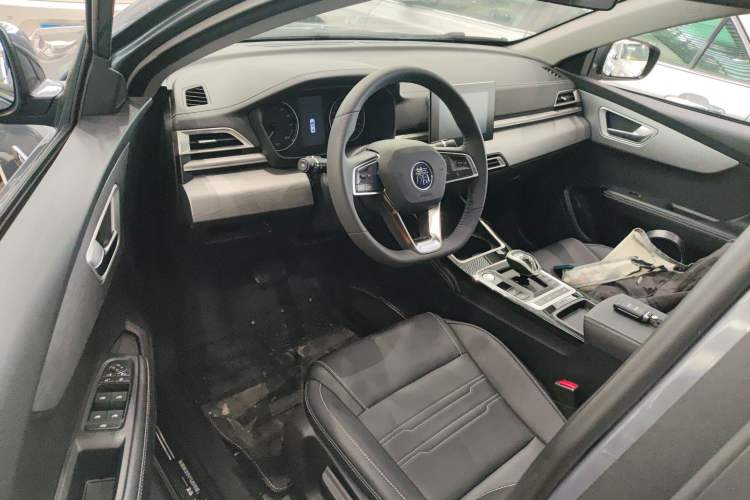 Used BYD Qin New Energy 2019 High-Range Luxury Model
