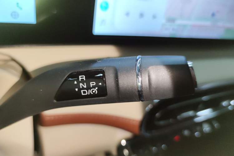 Used ORA Ballet Cat 2022 401 km Nutcracker Edition
