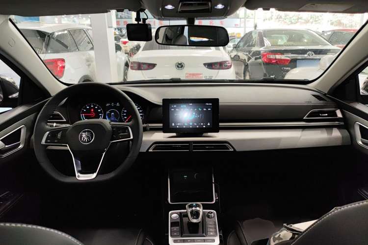 Used BYD Qin New Energy 2019 High-Range Luxury Model
