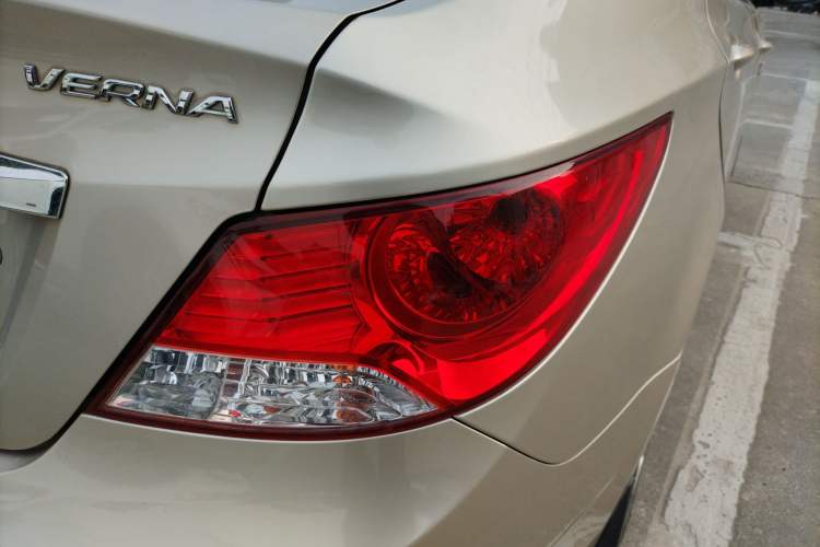 Used Hyundai Verna (older generation) 2010 Sedan 1.4L Manual Comfort GS
