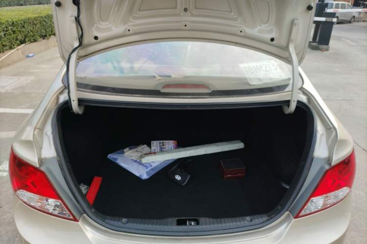 Used Hyundai Verna (older generation) 2010 Sedan 1.4L Manual Comfort GS
