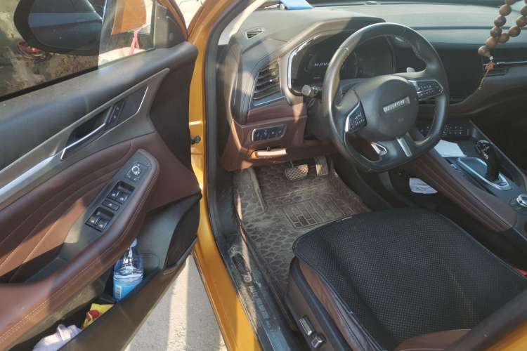 Used Haval F7 2019 2.0T Four-Wheel Drive 70th Anniversary Limited Edition
