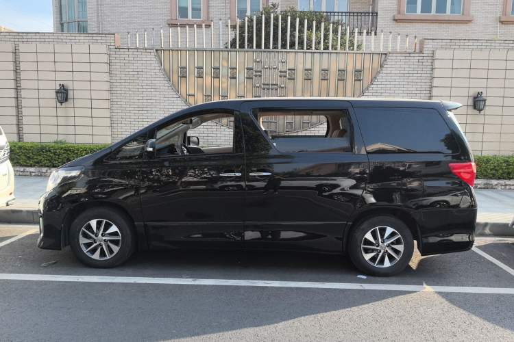 Used Toyota Alphard 2012 3.5L Luxury Edition

