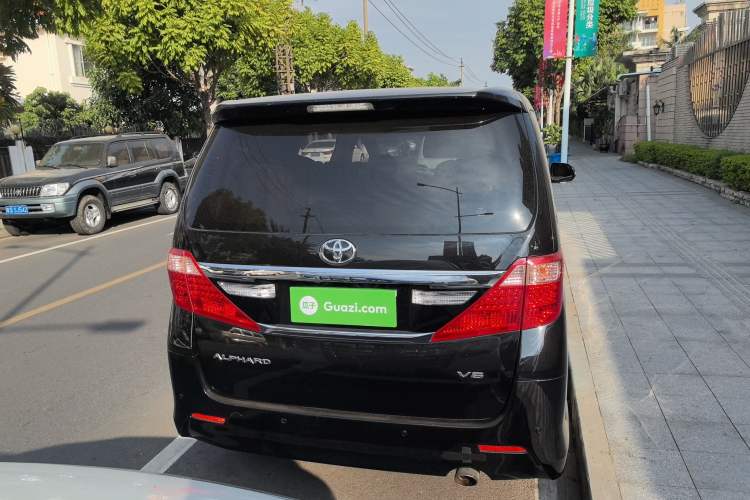 Used Toyota Alphard 2012 3.5L Luxury Edition
