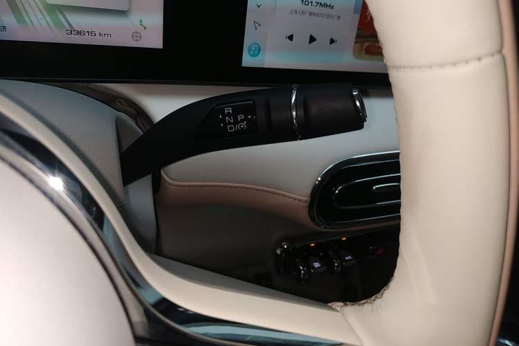 Used ORA Ballet Cat 2022 401 km Nutcracker Edition
