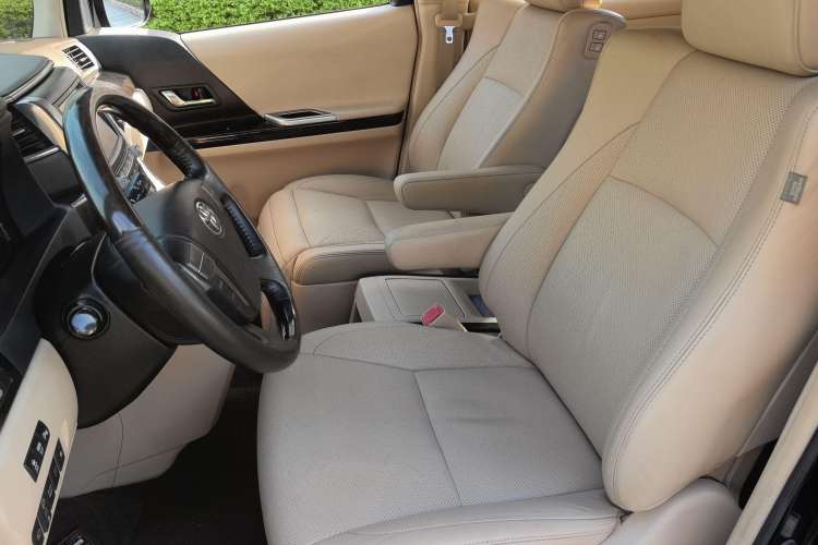 Used Toyota Alphard 2012 3.5L Luxury Edition
