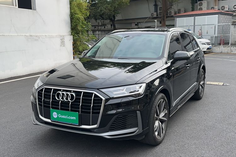 Used Audi Q7 2022 55 TFSI quattro S line Sport model