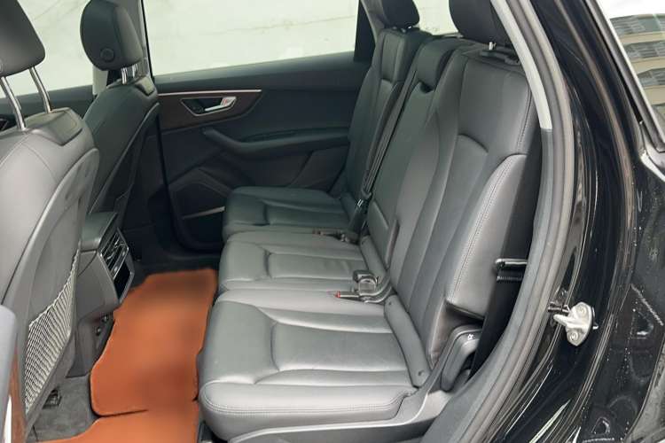 Used Audi Q7 2022 55 TFSI quattro S line Sport model