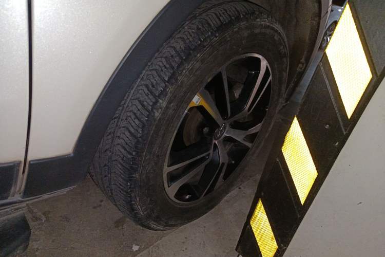 Used JMC Yusheng S330 2016 1.5L GTDi Automatic Two-Wheel Drive Prestige Edition Right Front Wheel Hub