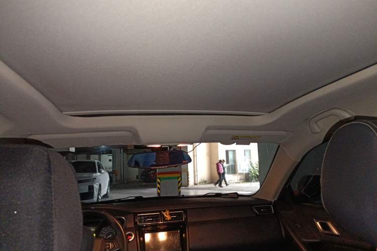 Used JMC Yusheng S330 2016 1.5L GTDi Automatic Two-Wheel Drive Prestige Edition Headliner