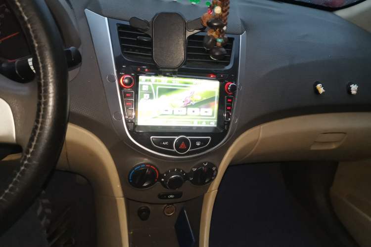 Used Hyundai Verna (older generation) 2010 Sedan 1.4L Manual Comfort GS